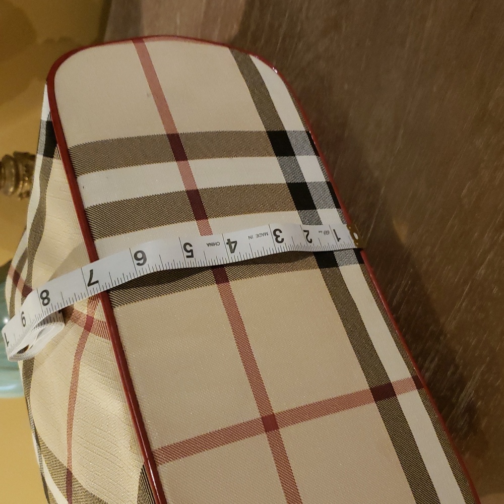 NEW! Plaid Tote Bag with Authentic Burberry Scarf & Umbrella - Picture 10 of 11